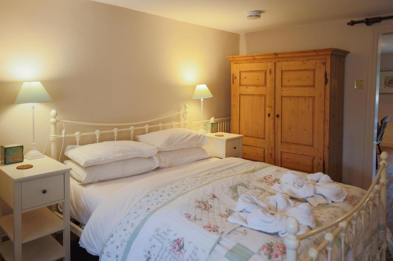 The Waltons Bed & Breakfast Dorking Ngoại thất bức ảnh